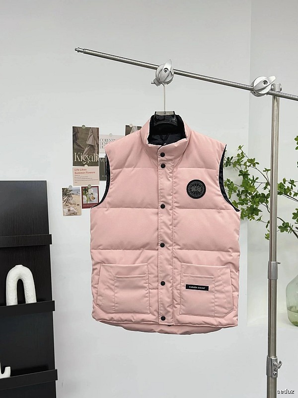 Canada Goose Casual Puffer vest Cream Button Vest for Streetwear Looks