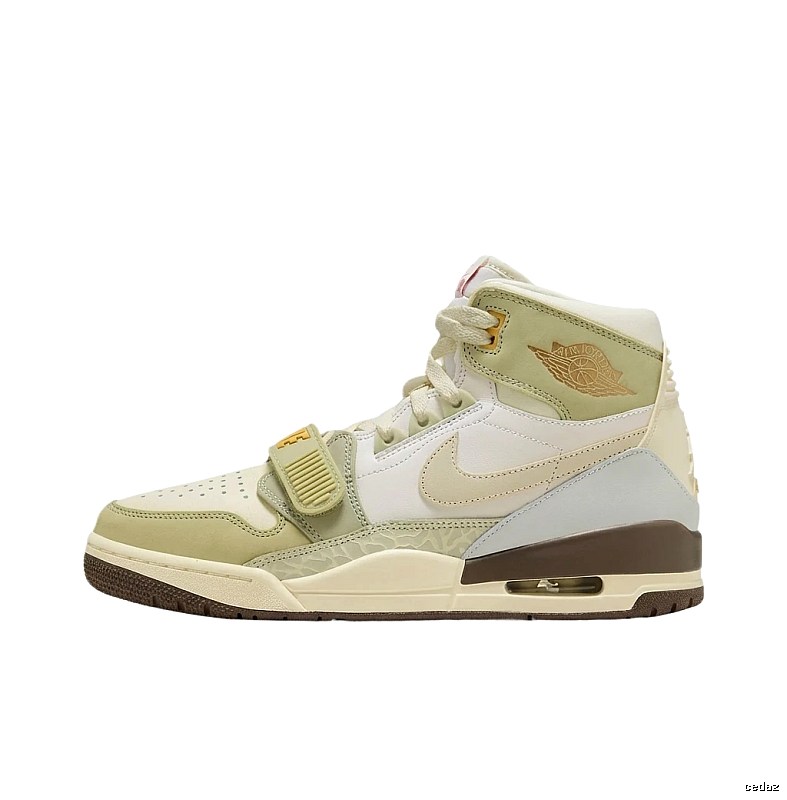 Jordan retro-style white and green sports shoes