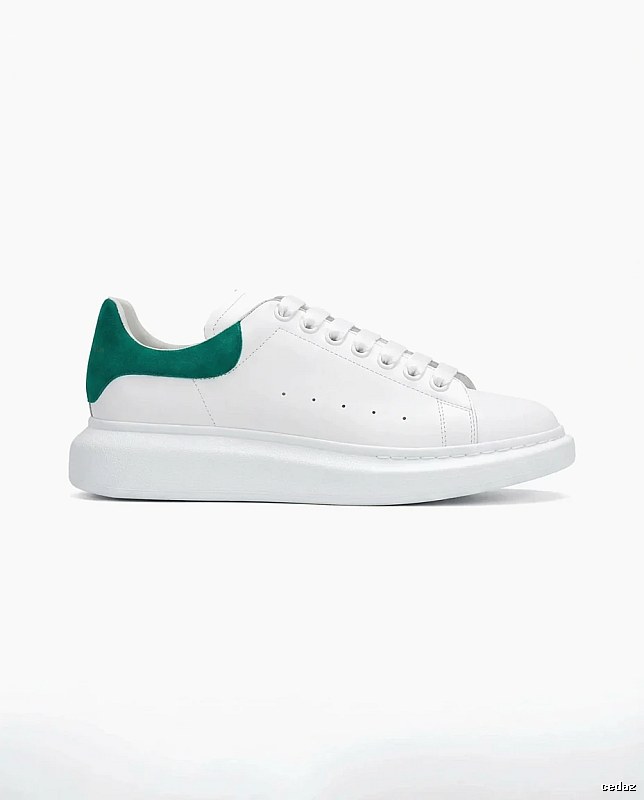 McQueen thick-soled small white shoes (green tail version)