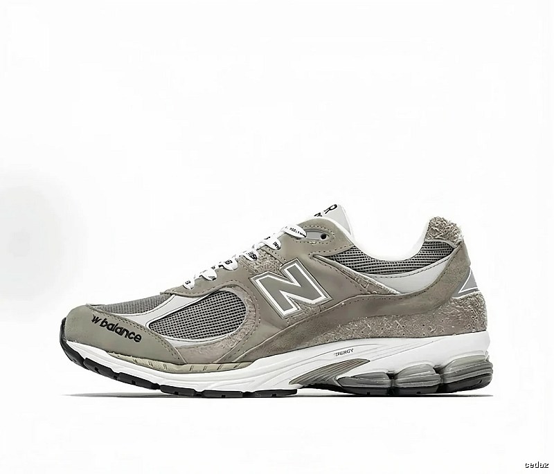 New Balance retro-style gray sports shoes